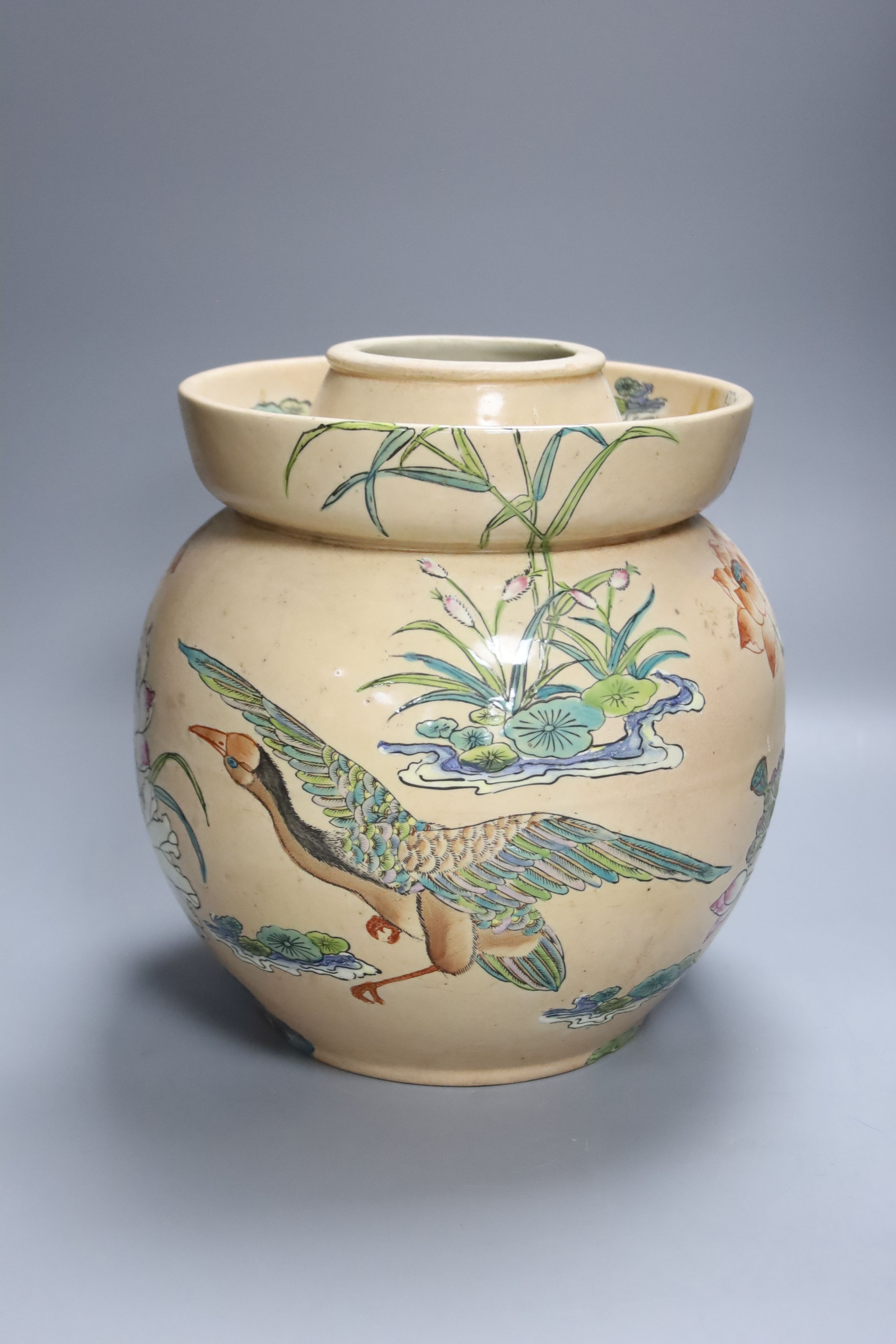 A Chinese enamelled pottery vase